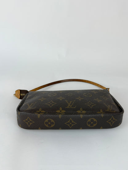 Louis Vuitton Monogram Pochette