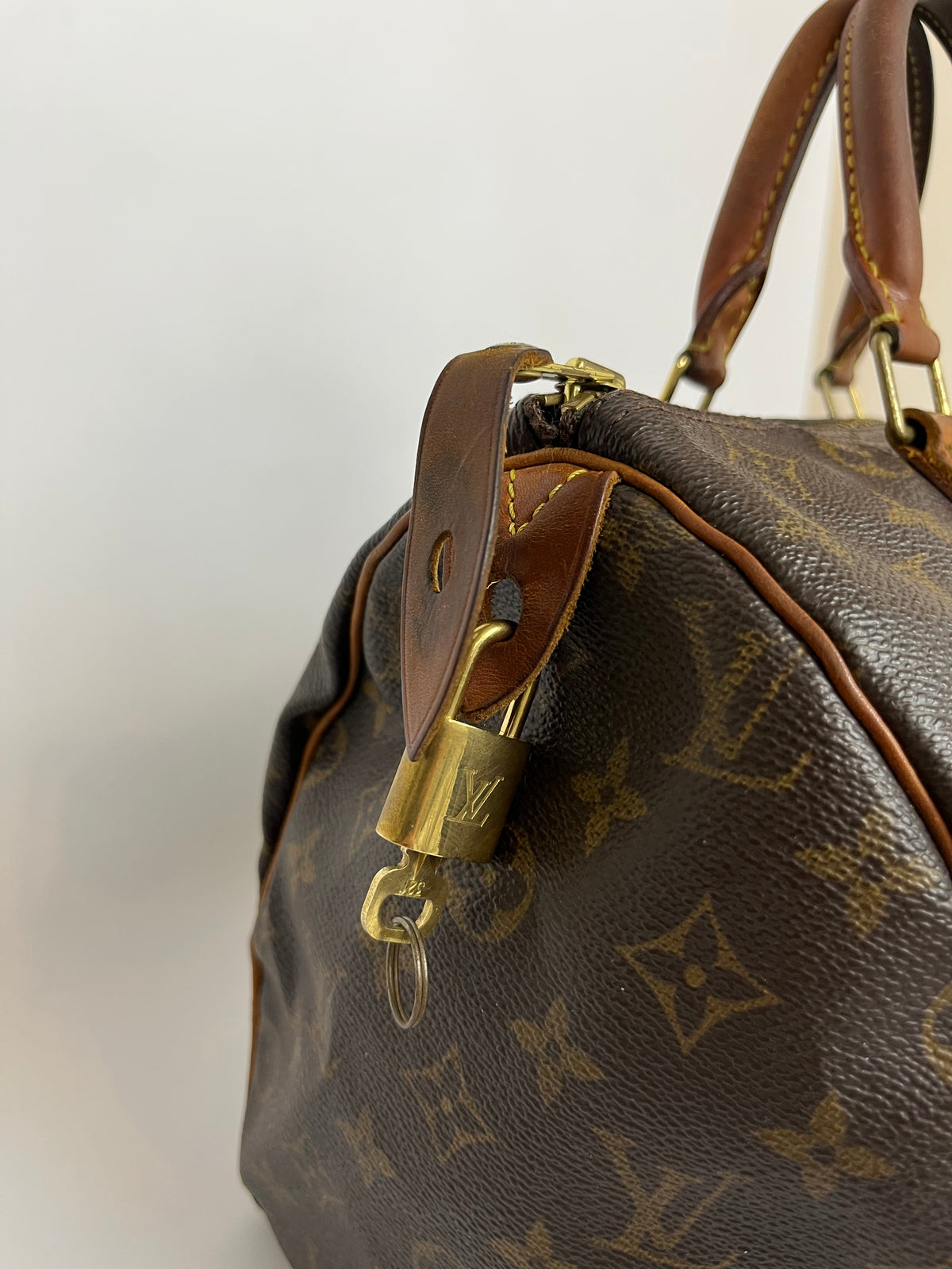 Louis Vuitton Speedy 30