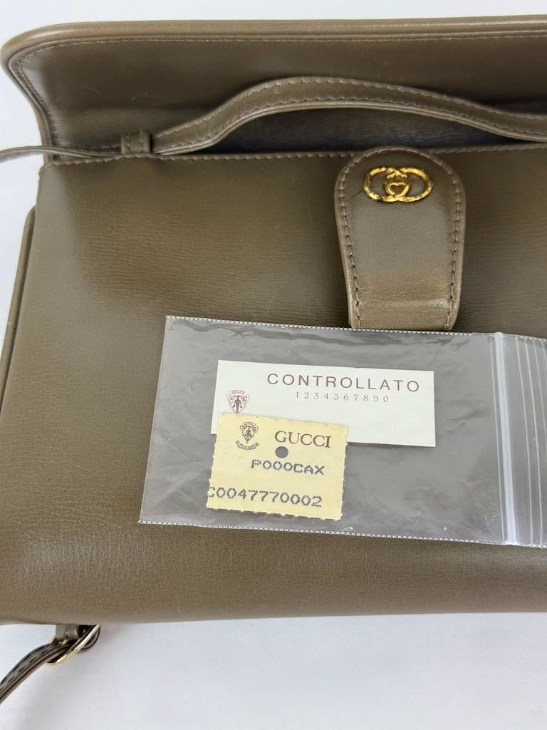 Gucci Interlocking GG Crossbody Bag in khaki