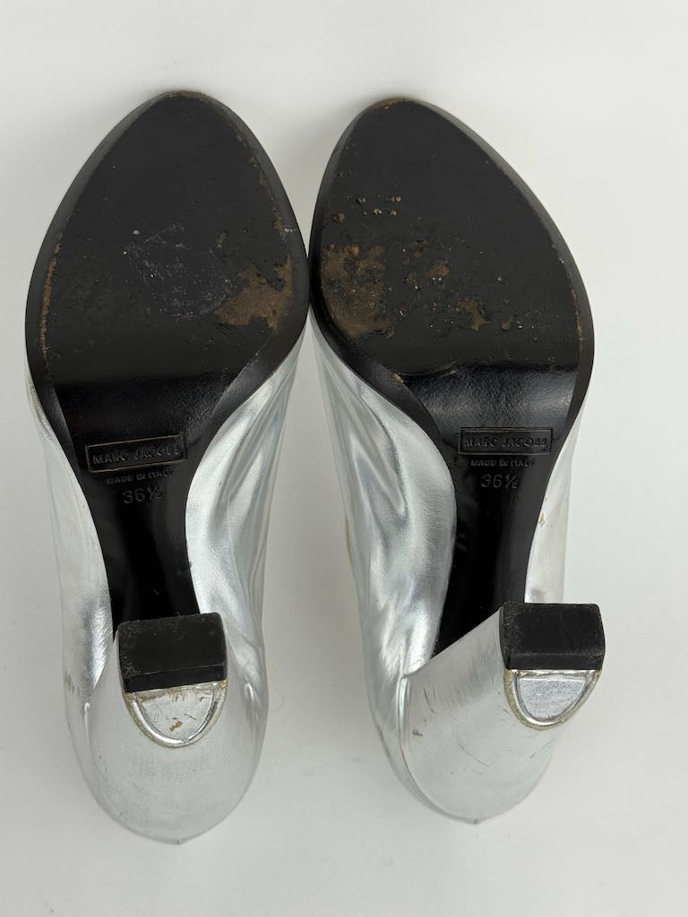 Marc Jacobs Silver Leather Block Heel Pumps - size 36.5