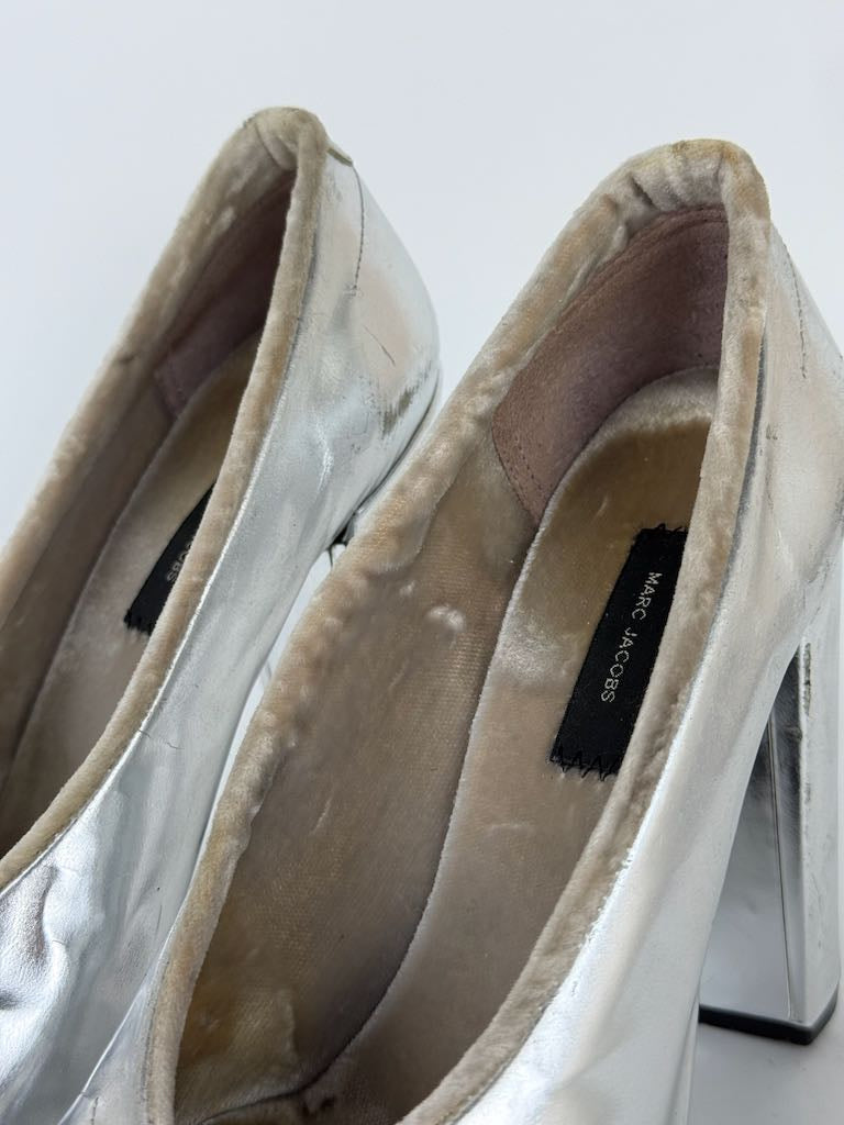 Marc Jacobs Silver Leather Block Heel Pumps - size 36.5